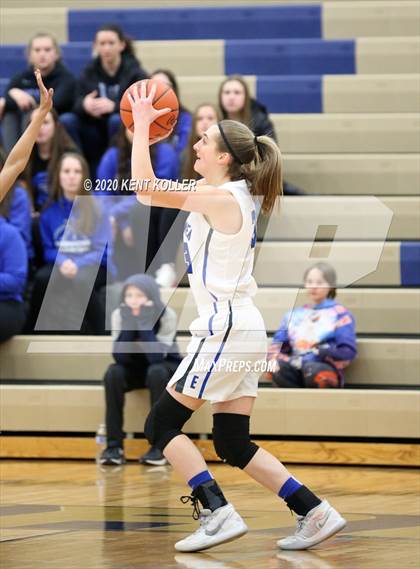 Thumbnail 1 in Rochester vs Utica Eisenhower (MHSAA District Final) photogallery.