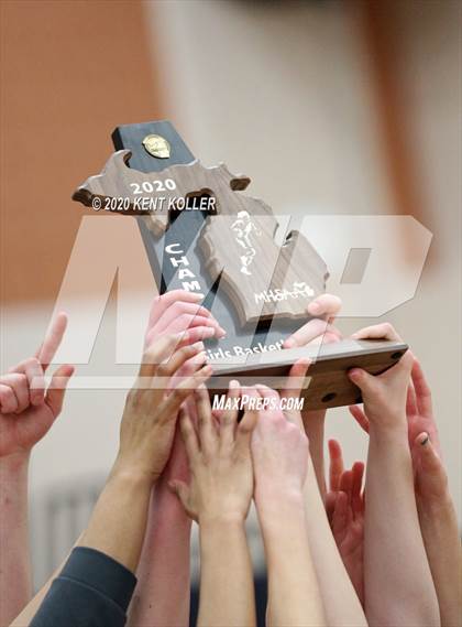 Thumbnail 3 in Rochester vs Utica Eisenhower (MHSAA District Final) photogallery.