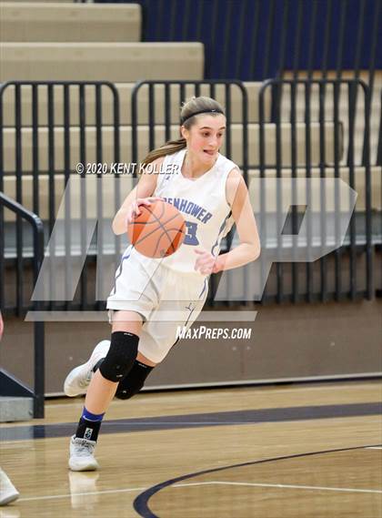 Thumbnail 1 in Rochester vs Utica Eisenhower (MHSAA District Final) photogallery.