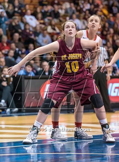 Thumbnail 2 in Cromwell vs. St. Joseph (CIAC Class M Final) photogallery.