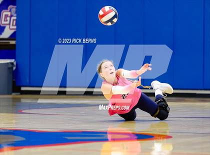 Thumbnail 3 in Grand Oaks vs College Park photogallery.