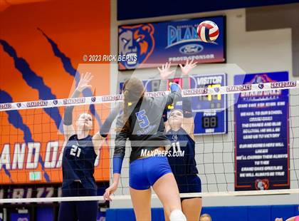 Thumbnail 3 in Grand Oaks vs College Park photogallery.