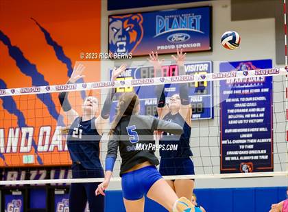 Thumbnail 1 in Grand Oaks vs College Park photogallery.