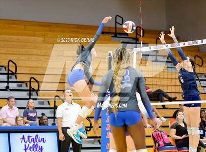 Thumbnail 3 in Grand Oaks vs College Park photogallery.