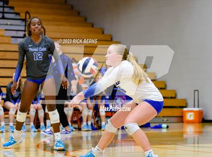 Thumbnail 2 in Grand Oaks vs College Park photogallery.