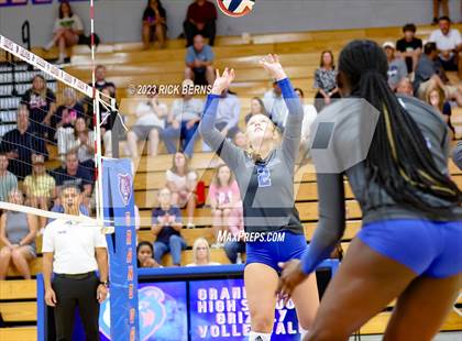 Thumbnail 2 in Grand Oaks vs College Park photogallery.