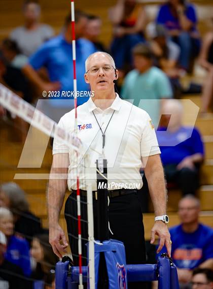 Thumbnail 3 in Grand Oaks vs College Park photogallery.