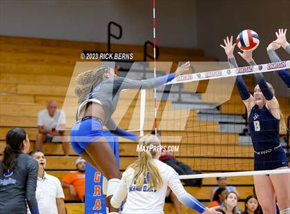Thumbnail 2 in Grand Oaks vs College Park photogallery.
