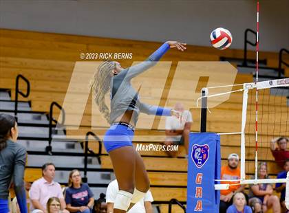 Thumbnail 1 in Grand Oaks vs College Park photogallery.