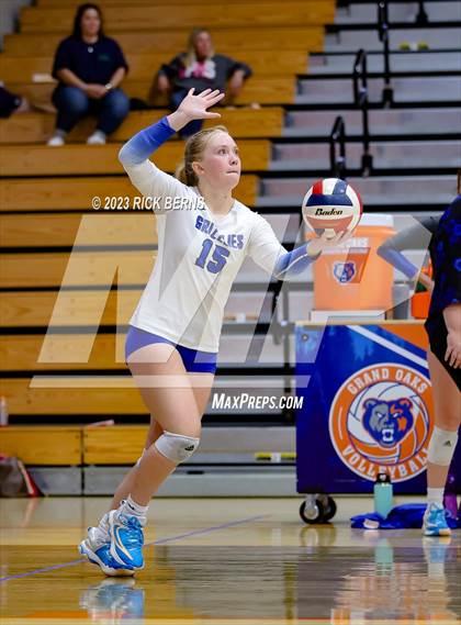 Thumbnail 3 in Grand Oaks vs College Park photogallery.