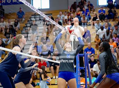 Thumbnail 1 in Grand Oaks vs College Park photogallery.
