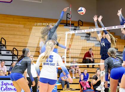 Thumbnail 1 in Grand Oaks vs College Park photogallery.