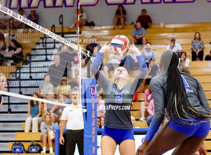 Thumbnail 3 in Grand Oaks vs College Park photogallery.