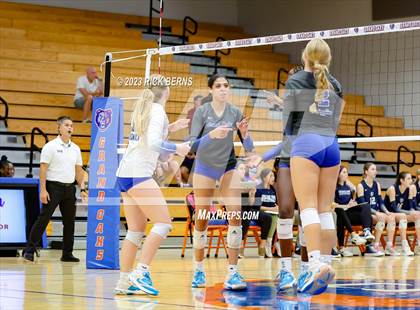 Thumbnail 3 in Grand Oaks vs College Park photogallery.