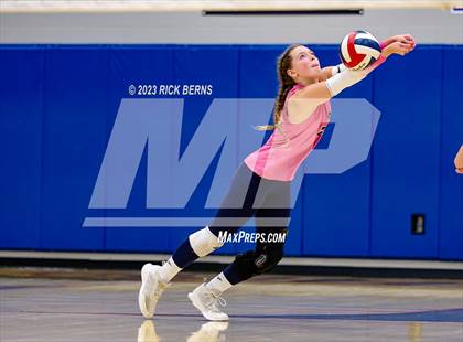 Thumbnail 3 in Grand Oaks vs College Park photogallery.