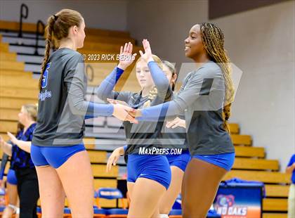 Thumbnail 3 in Grand Oaks vs College Park photogallery.