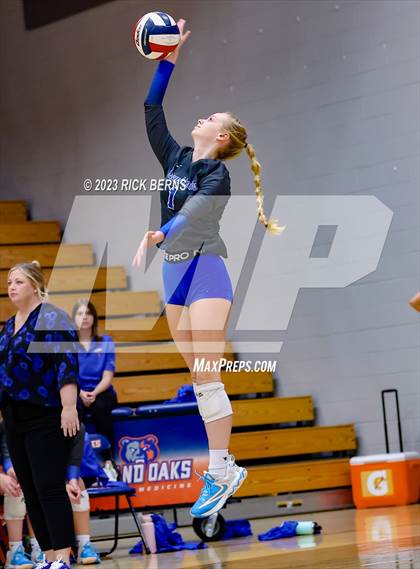 Thumbnail 2 in Grand Oaks vs College Park photogallery.