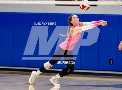 Thumbnail 2 in Grand Oaks vs College Park photogallery.