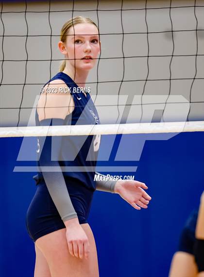Thumbnail 2 in Grand Oaks vs College Park photogallery.