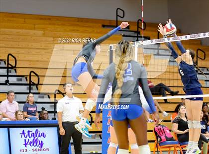 Thumbnail 1 in Grand Oaks vs College Park photogallery.