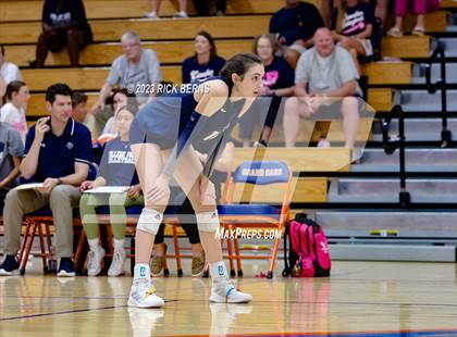 Thumbnail 2 in Grand Oaks vs College Park photogallery.