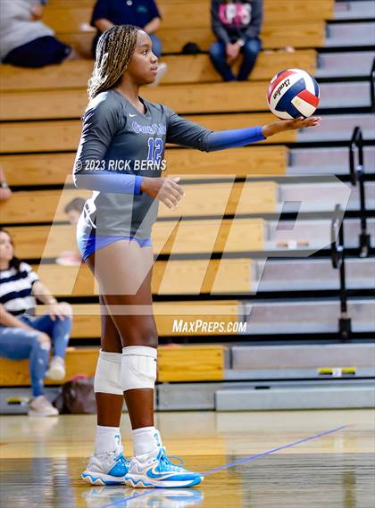 Thumbnail 3 in Grand Oaks vs College Park photogallery.