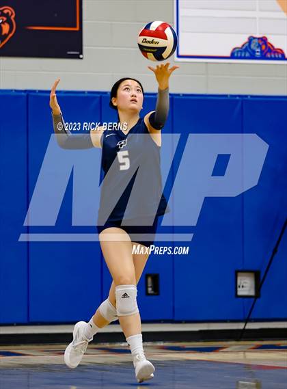 Thumbnail 1 in Grand Oaks vs College Park photogallery.