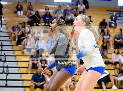 Thumbnail 3 in Grand Oaks vs College Park photogallery.