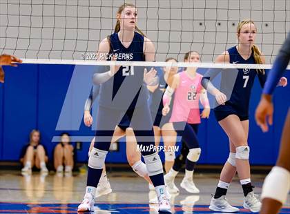 Thumbnail 3 in Grand Oaks vs College Park photogallery.
