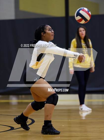 Thumbnail 1 in Anna vs. Denison (Denison Invitational Showcase) photogallery.