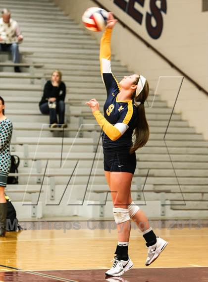 Thumbnail 3 in Pearce [J. J.] vs Mckinney (UIL Bi-District Playoff) photogallery.