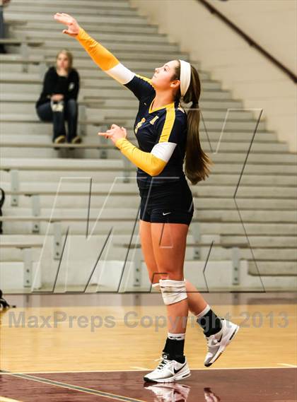 Thumbnail 1 in Pearce [J. J.] vs Mckinney (UIL Bi-District Playoff) photogallery.