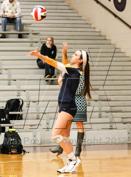 Thumbnail 3 in Pearce [J. J.] vs Mckinney (UIL Bi-District Playoff) photogallery.