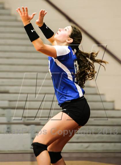 Thumbnail 2 in Pearce [J. J.] vs Mckinney (UIL Bi-District Playoff) photogallery.