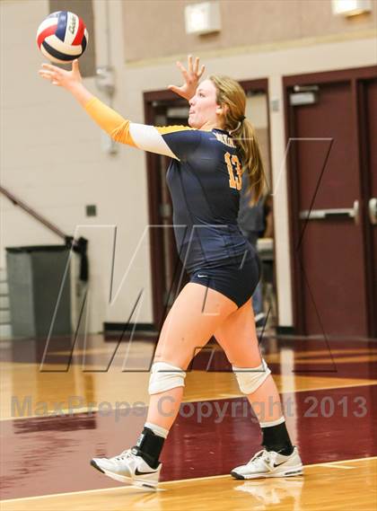 Thumbnail 3 in Pearce [J. J.] vs Mckinney (UIL Bi-District Playoff) photogallery.
