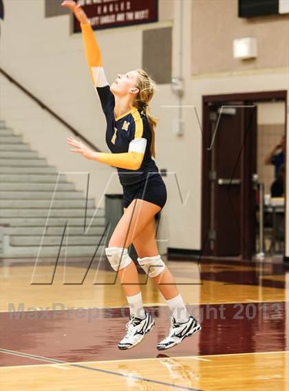 Thumbnail 3 in Pearce [J. J.] vs Mckinney (UIL Bi-District Playoff) photogallery.