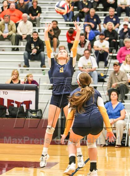 Thumbnail 1 in Pearce [J. J.] vs Mckinney (UIL Bi-District Playoff) photogallery.