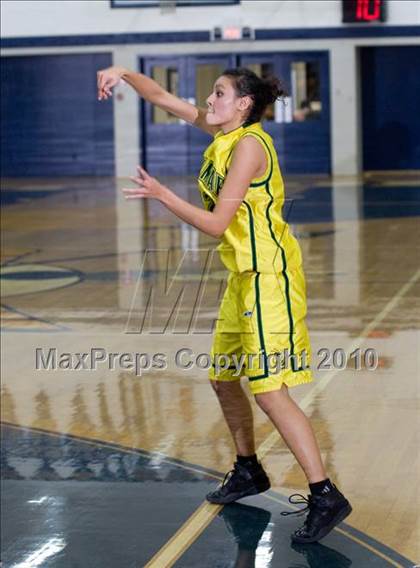 Thumbnail 1 in Hilmar @ Central Catholic photogallery.