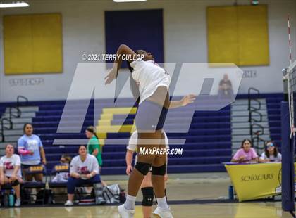 Thumbnail 2 in JV: Juan Diego Catholic @ Summit Academy photogallery.