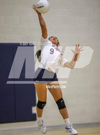 Thumbnail 2 in JV: Juan Diego Catholic @ Summit Academy photogallery.