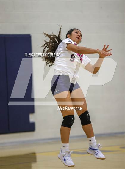 Thumbnail 3 in JV: Juan Diego Catholic @ Summit Academy photogallery.
