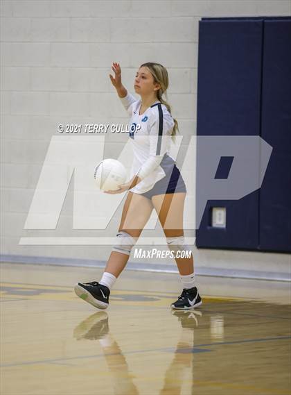 Thumbnail 2 in JV: Juan Diego Catholic @ Summit Academy photogallery.