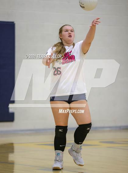 Thumbnail 1 in JV: Juan Diego Catholic @ Summit Academy photogallery.