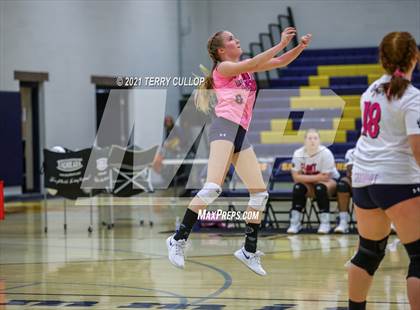 Thumbnail 2 in JV: Juan Diego Catholic @ Summit Academy photogallery.