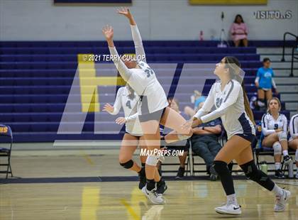 Thumbnail 3 in JV: Juan Diego Catholic @ Summit Academy photogallery.