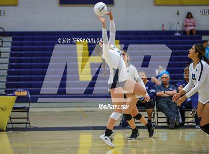 Thumbnail 2 in JV: Juan Diego Catholic @ Summit Academy photogallery.