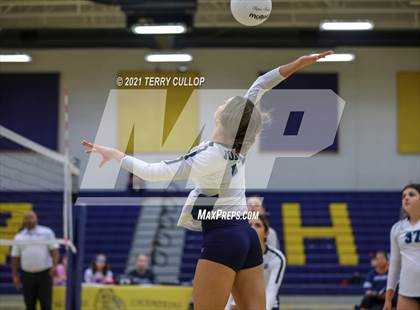 Thumbnail 2 in JV: Juan Diego Catholic @ Summit Academy photogallery.