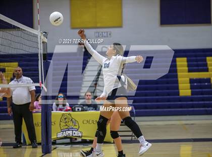 Thumbnail 1 in JV: Juan Diego Catholic @ Summit Academy photogallery.