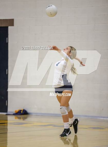 Thumbnail 3 in JV: Juan Diego Catholic @ Summit Academy photogallery.