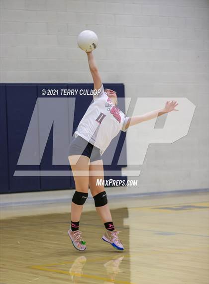 Thumbnail 2 in JV: Juan Diego Catholic @ Summit Academy photogallery.